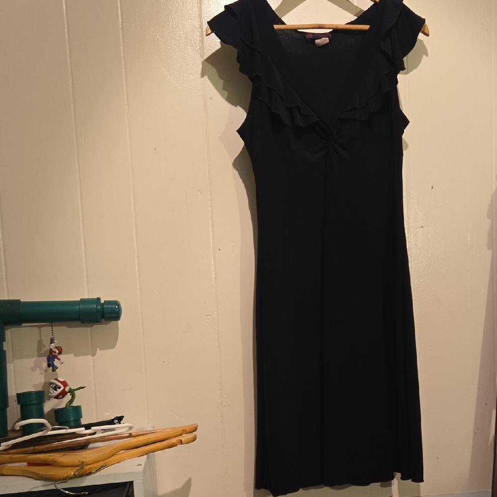 Volume one sleek Design ruffled v neck Midi Dress